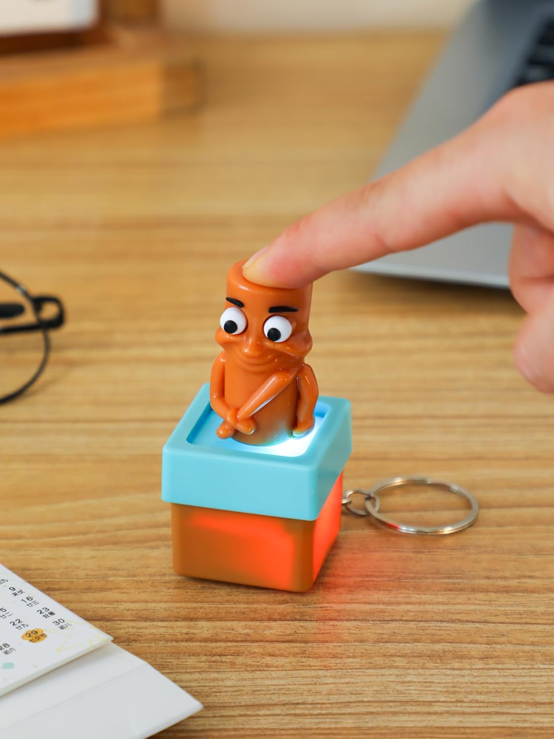 Italian Brainrot Voice Keychain Tung Tung Tung Sahur Fidget Toy, Tralalero Tralala Sounding Toy Keychain Stress Reliever with Colorful Lights, Fun & Portable Anxiety Relief Gifts for Fans